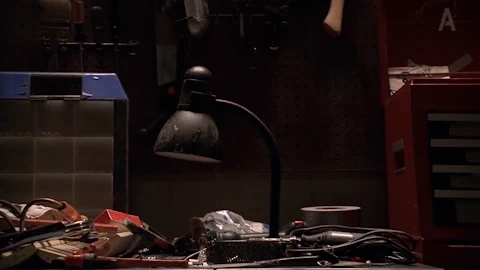 3 сезон 1 серия: По соседству с мистером Руджерио