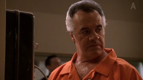 4 сезон 1 серия: За все долги: государственные и частные